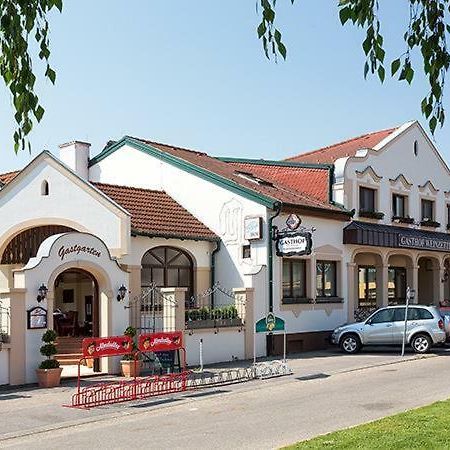 Gasthof Weinzettl Hotel Apetlon Buitenkant foto