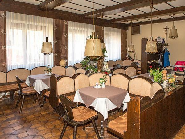 Gasthof Weinzettl Hotel Apetlon Buitenkant foto
